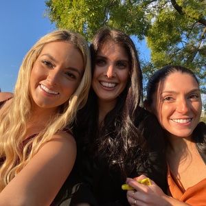 Meet your Posher, Maya